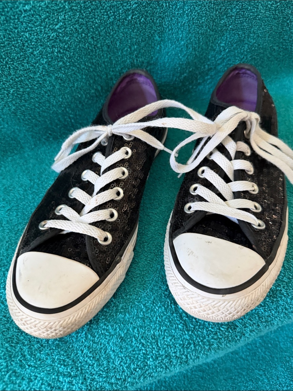 Black Sequin Low-Top Lace-Up Women's Sneakers